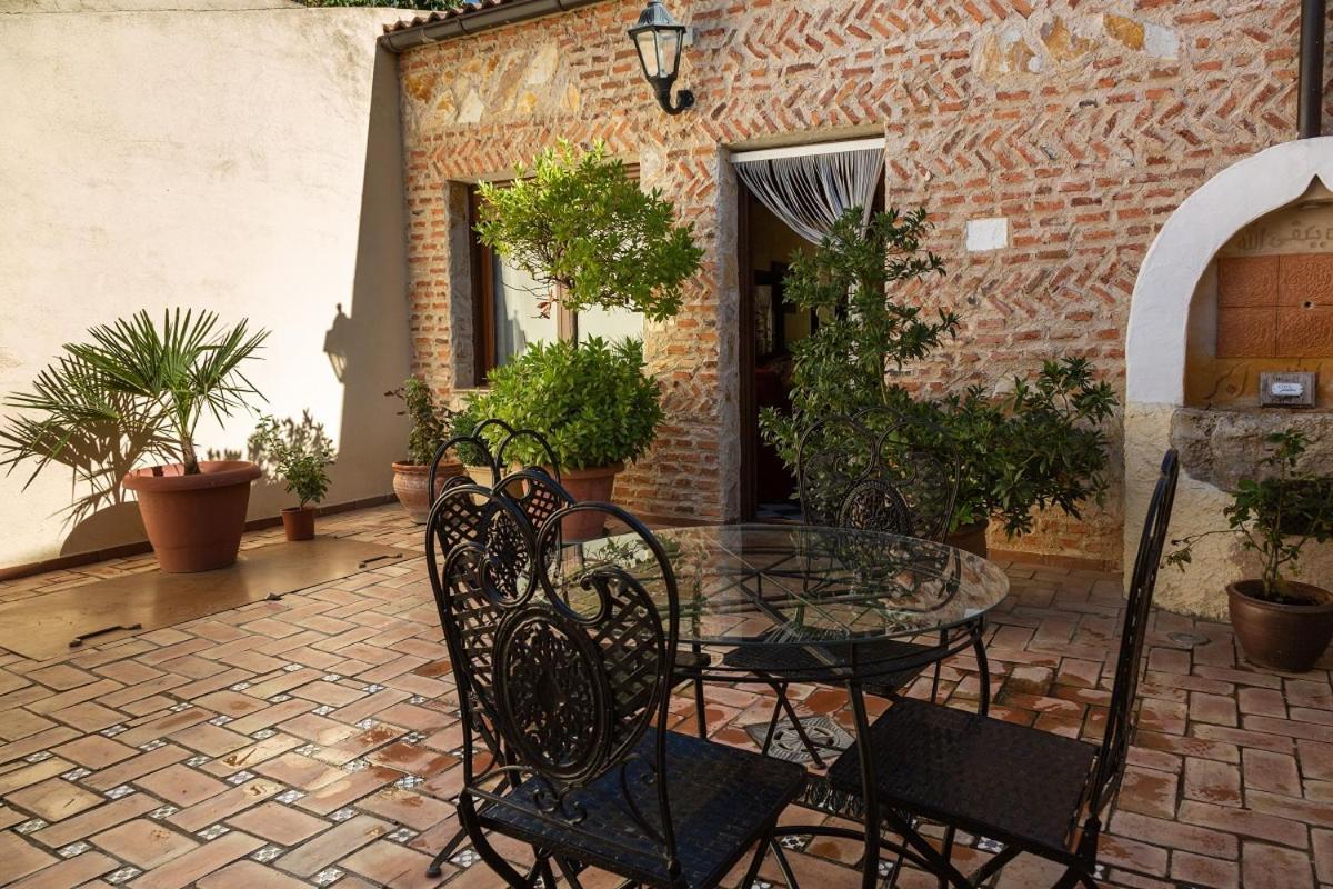 Beautiful Alamedas - Una Casa Rural Con Una Historia Unica Castronuno Exterior photo